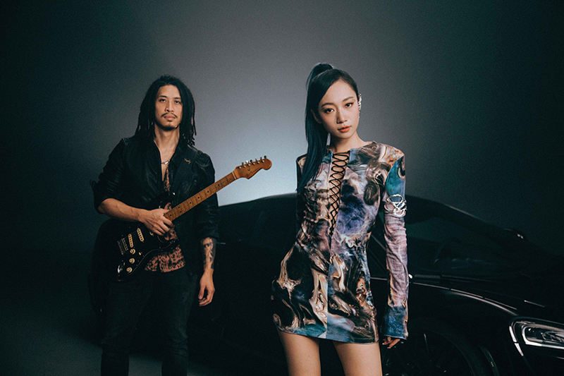 化身「太空女神」首度嘗試新風格！Julia Wu 正式公開第三波主打〈the one〉MV