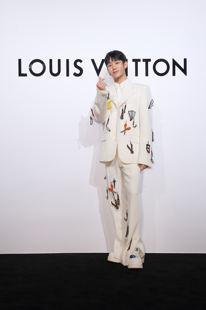 人氣韓星丁海寅站台！ Louis Vuitton 台北 101 旗艦店全新開幕，草間彌生聯名同步開賣！