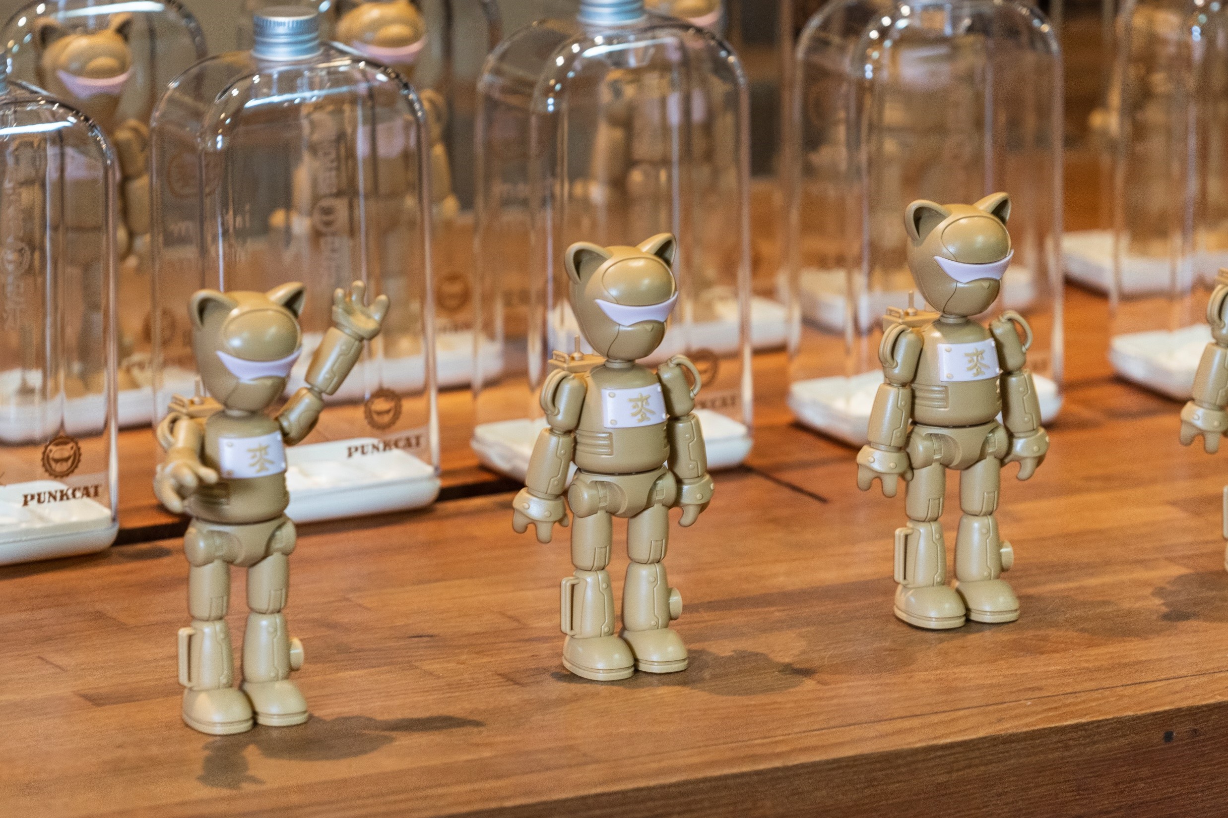 來自台灣的藝術潮玩！麥吉 machi machi X 方文山龐克貓聯名展限定登場，青花瓷、紅顏如霜特殊版來這就看得到！