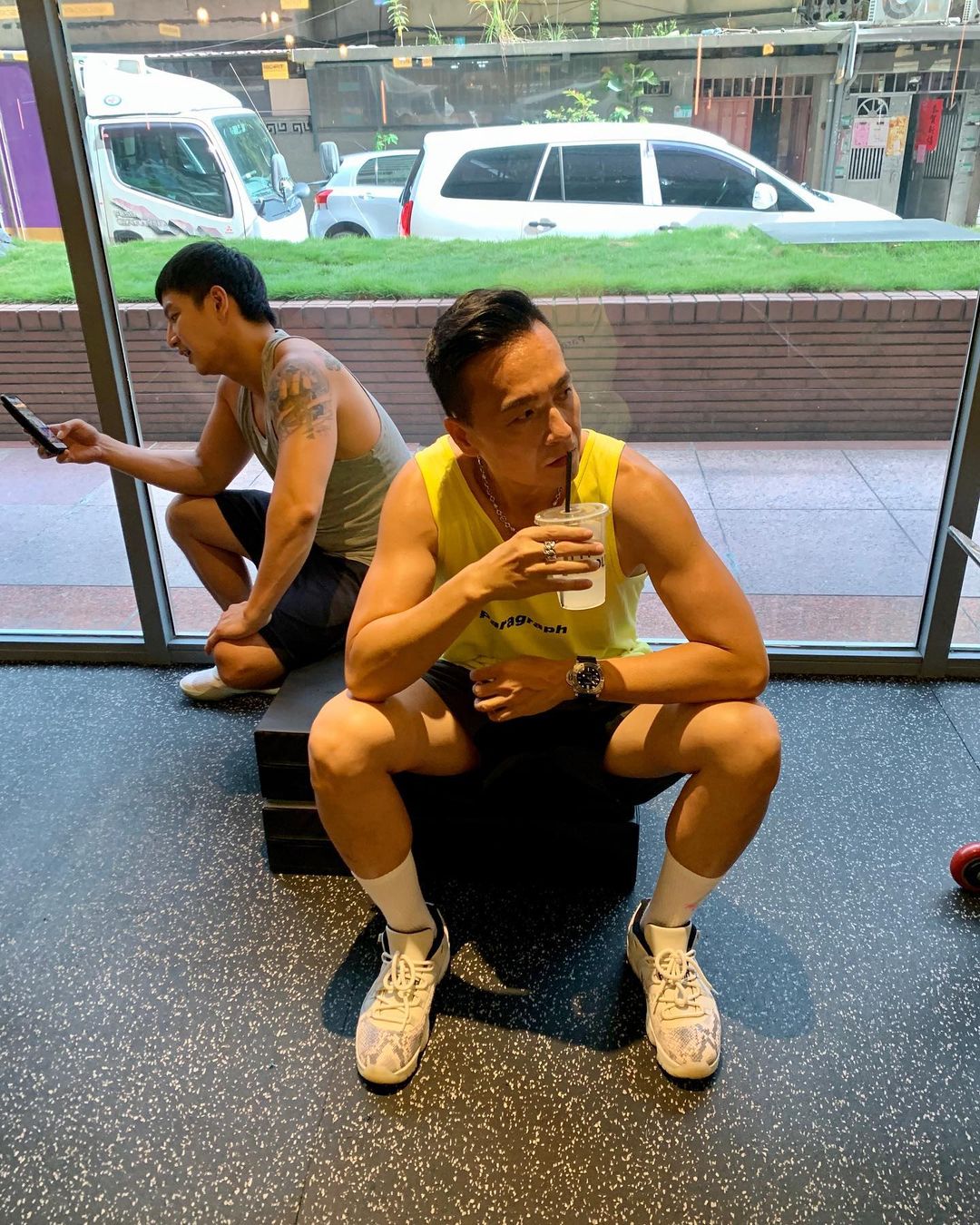 「客家一哥」治裝竟毫不手軟？小鐘哥親自介紹 5 樣買過「最貴」的潮流單品！