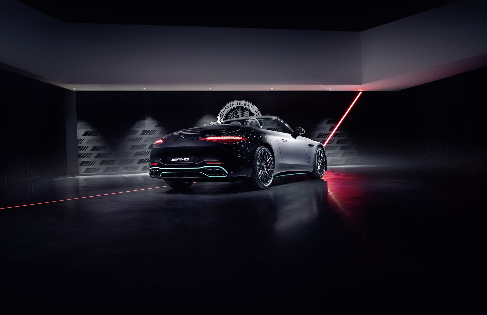 F1 賽車經典塗裝、全球限量 100 台，Mercedes-AMG 推出 SL 63 Motorsport Collectors Edition！