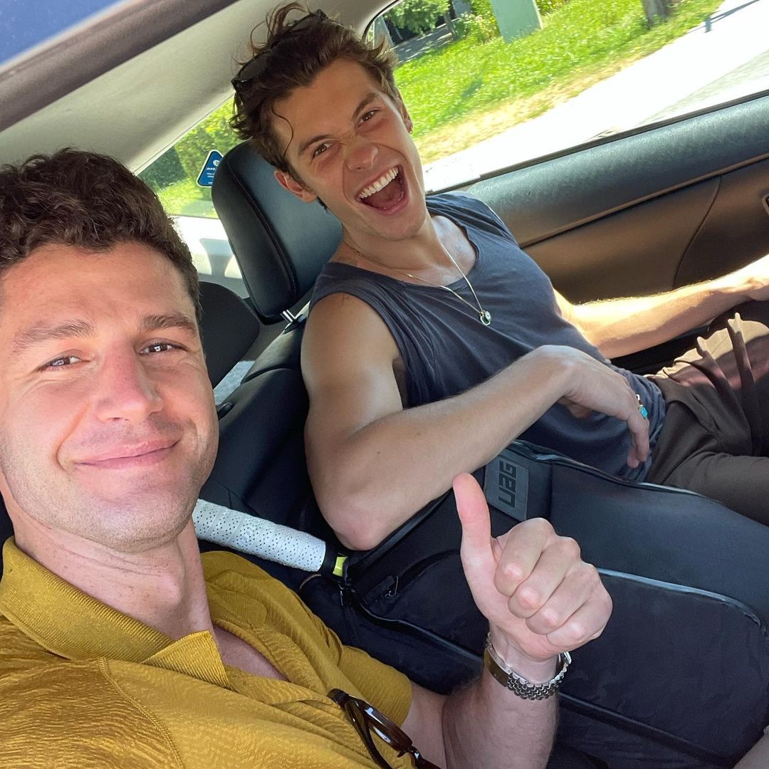 尚恩曼德斯越愛越大方！緊牽 51 歲按摩師女友現身「葛萊美獎 After Party 」姊弟戀穩交中