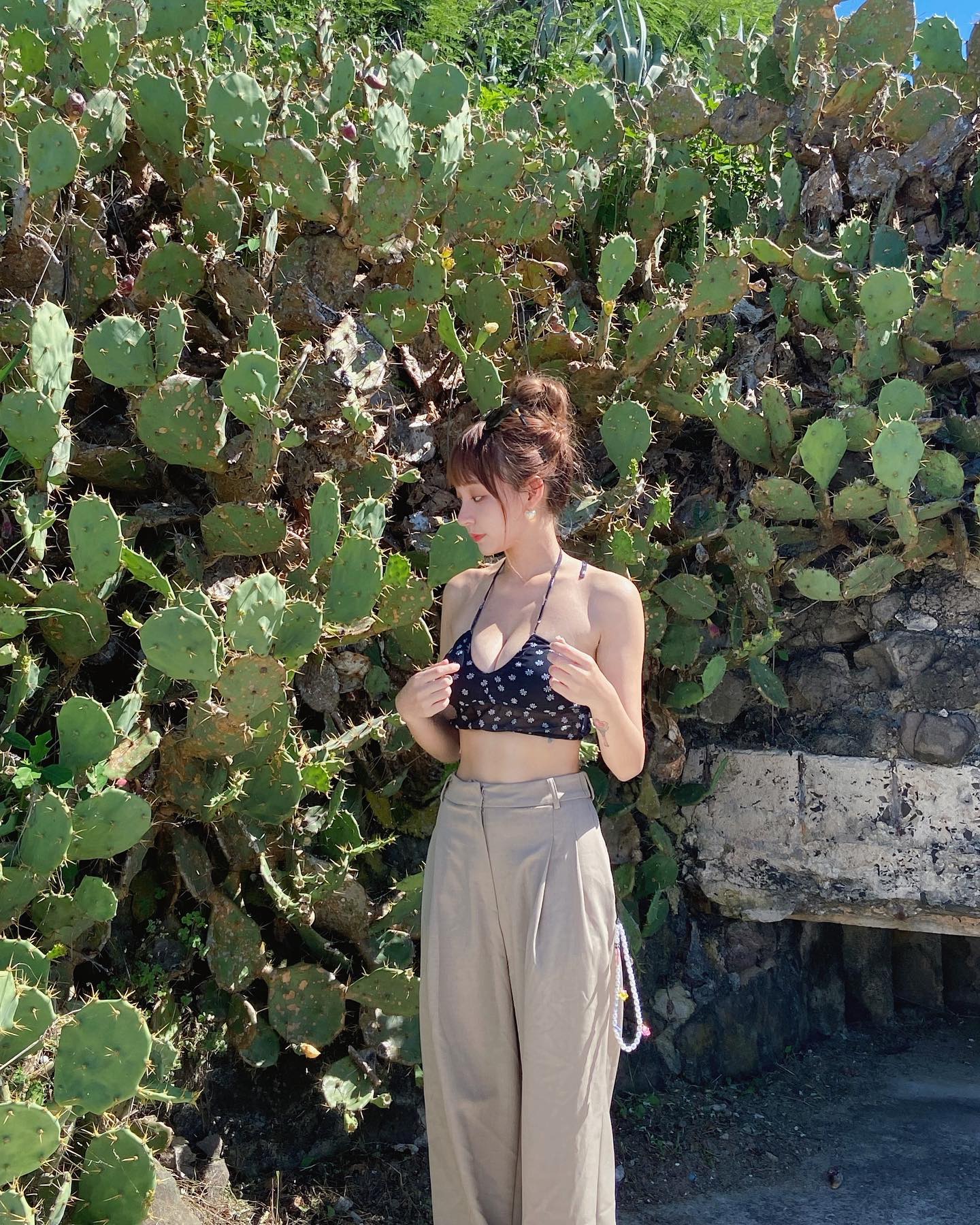 林襄日本雪地泡裸湯！雙手一夾掉出飽滿春光　但「胸下刺青」卻悄悄失蹤