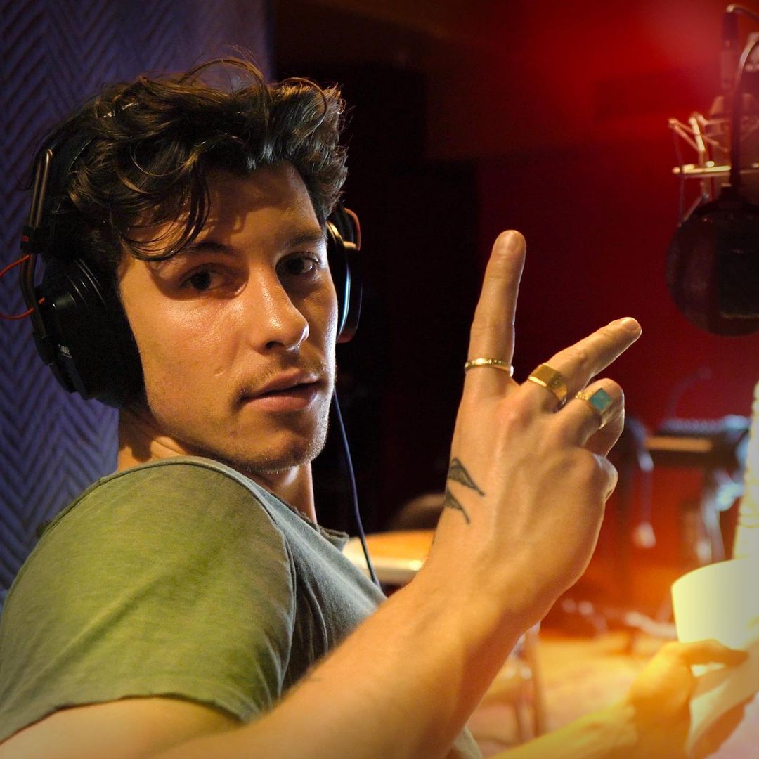 尚恩曼德斯越愛越大方！緊牽 51 歲按摩師女友現身「葛萊美獎 After Party 」姊弟戀穩交中