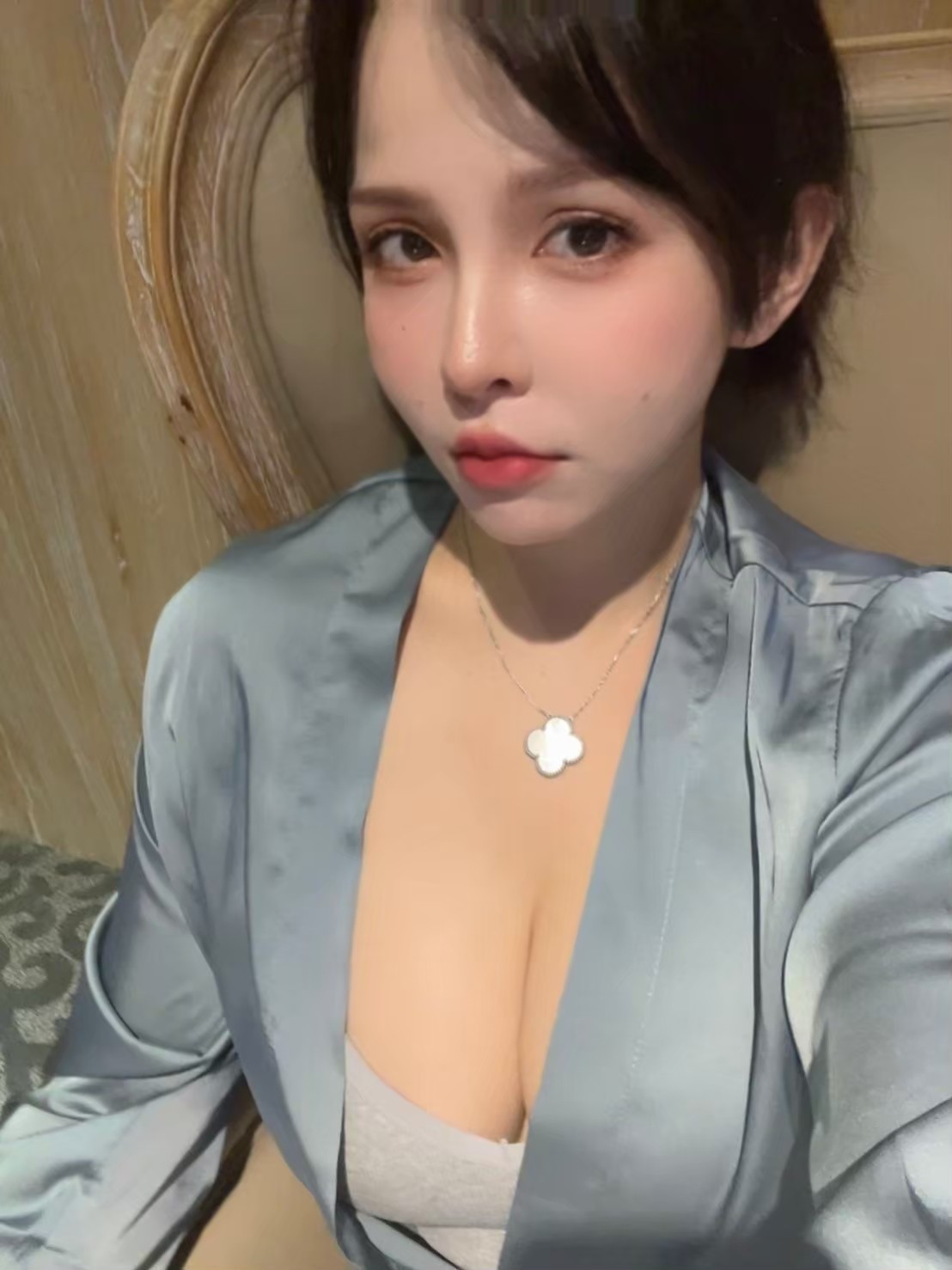 這是免費仔可以看的嗎？ Toyz 激戰「兇版李毓芬」直播開房泡湯　繩縛遊戲＋ 02 搖網狂喊：流量密碼