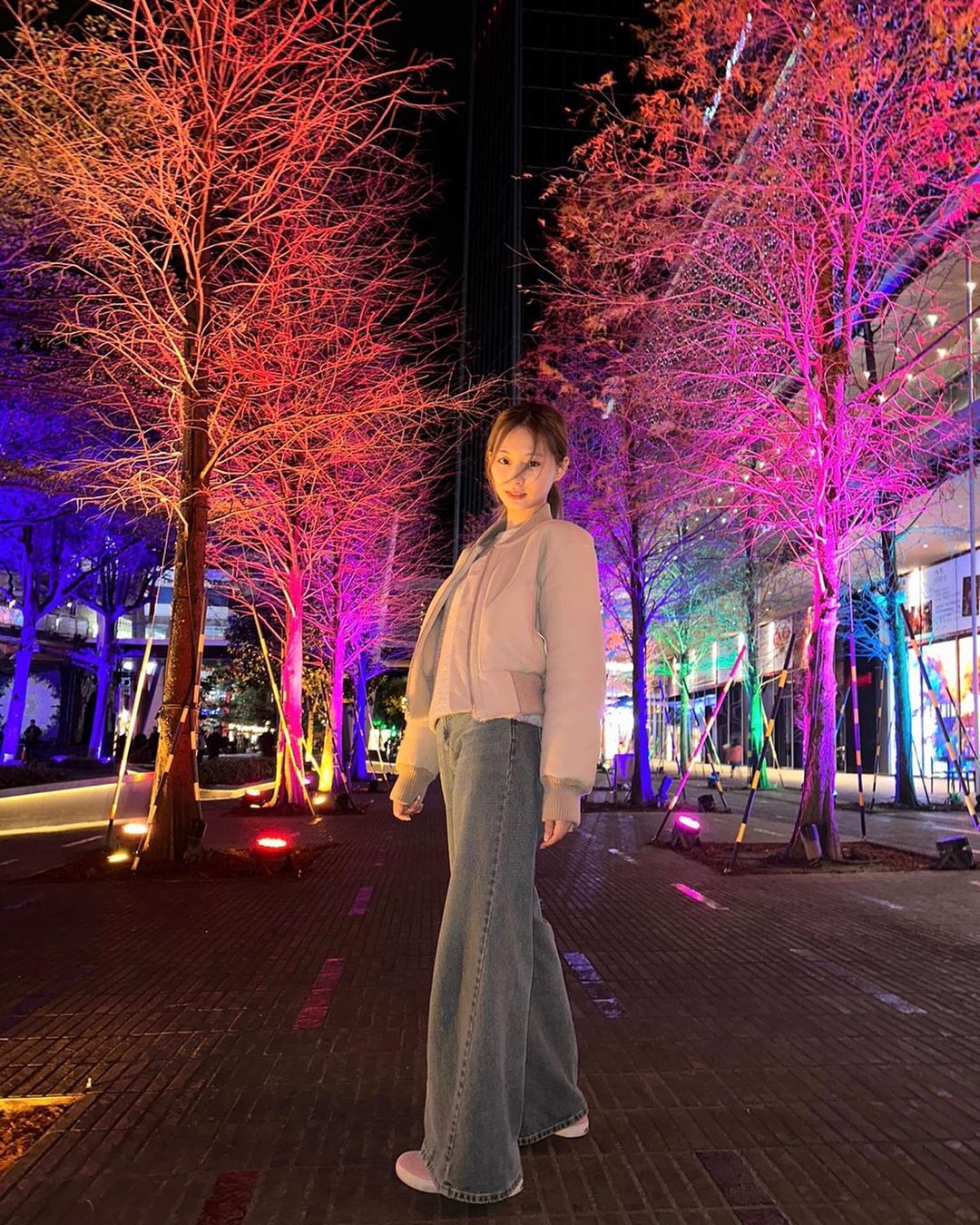 「國民女友」周子瑜曬初戀仙氣美照迷倒百萬人！連 IG 官方小編也淪陷