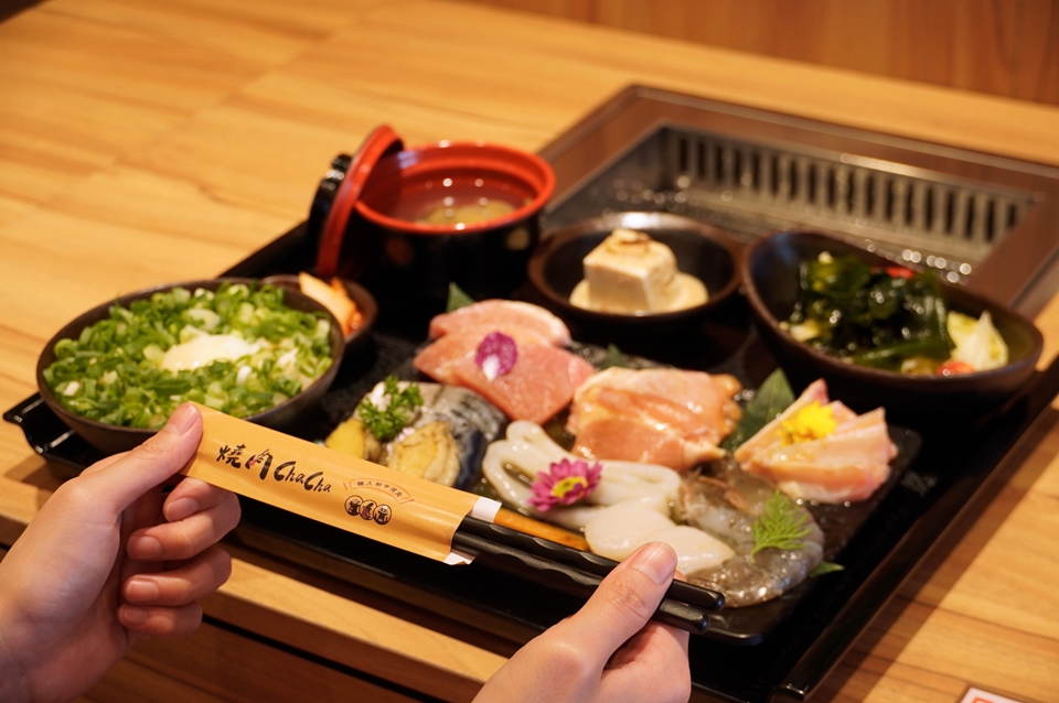 「燒肉ChaCha」特別推出全新套餐「海珍寶海鮮盛合」（每份售價520元）