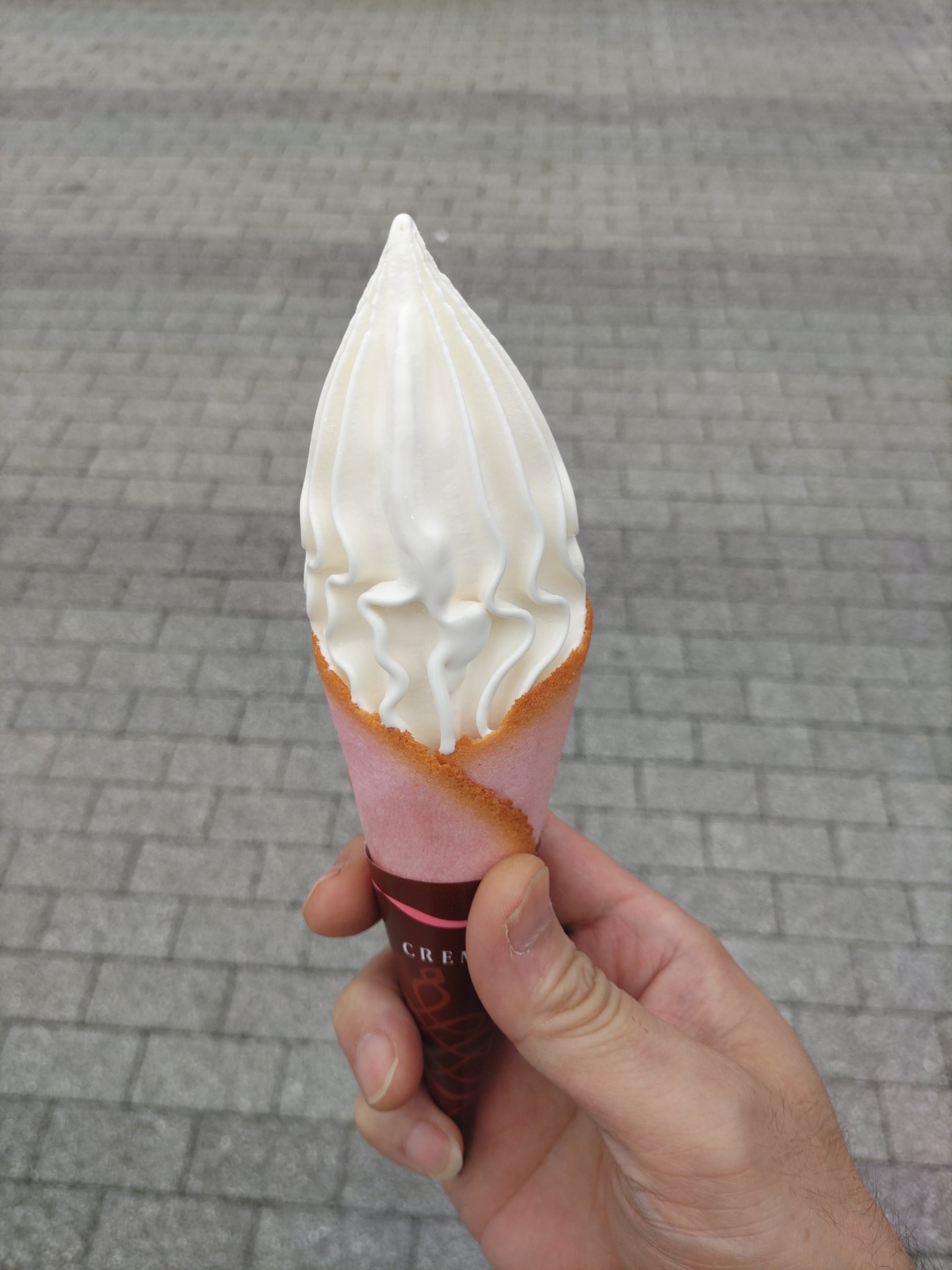 春暖花開！CREMIA 霜淇淋與「覆盆子餅皮」新品浪漫邂逅～香甜莓果滋味嘗鮮啦！