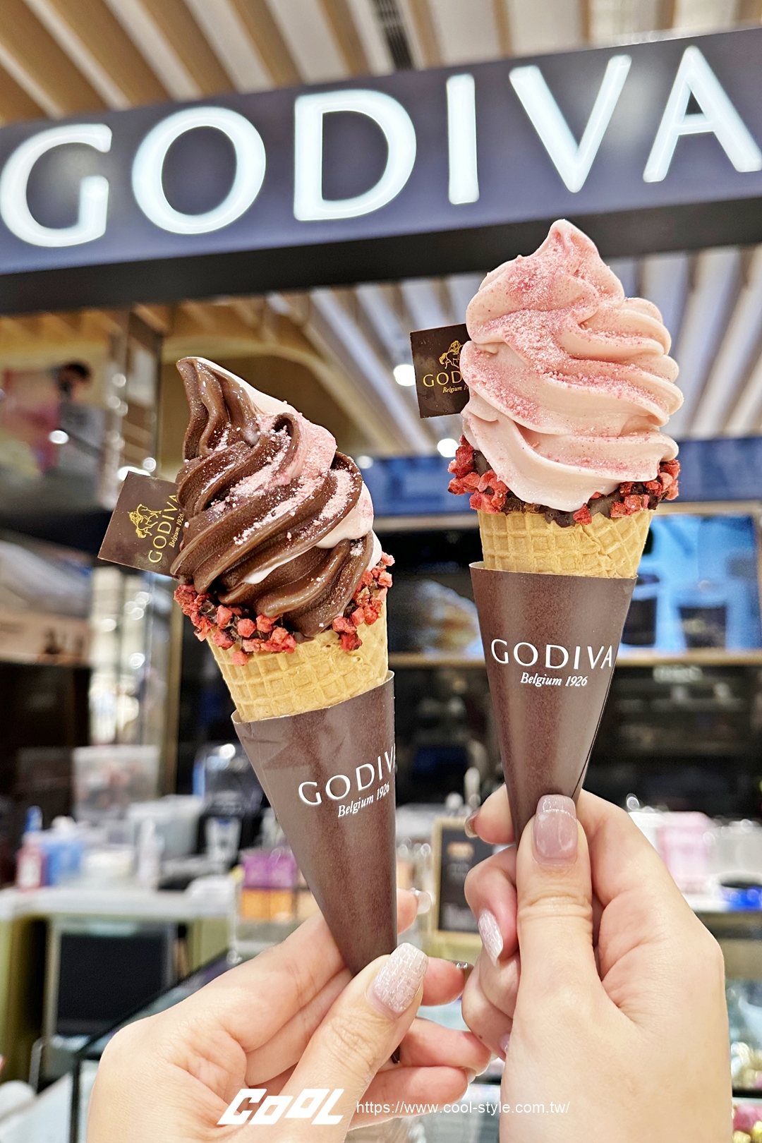 酸甜戀愛的滋味！GODIVA 草莓霜淇淋、草莓奶昔限量回歸！冰淇淋控非嚐不可！