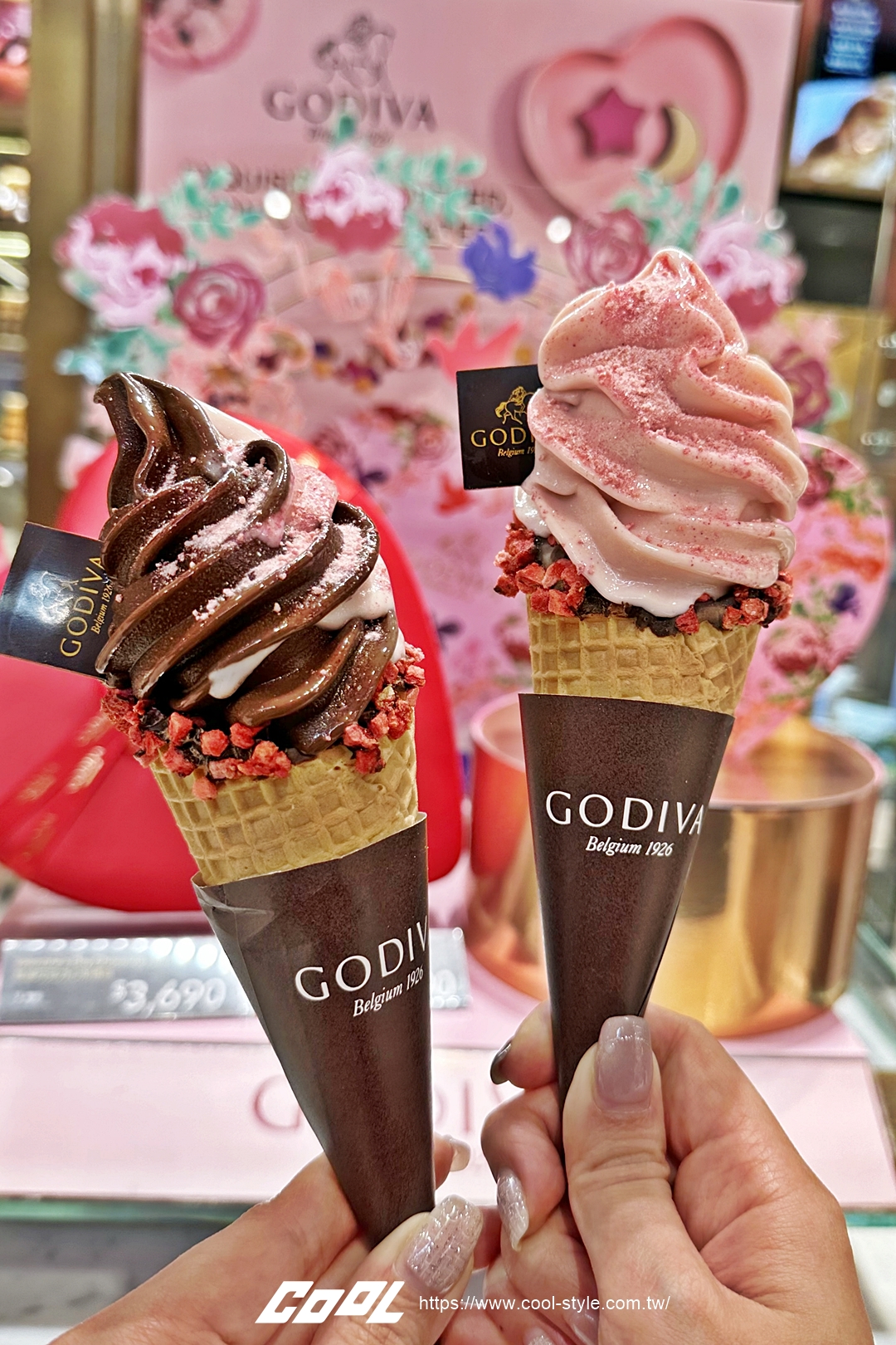GODIVA草莓霜淇淋/奶昔限量回歸！