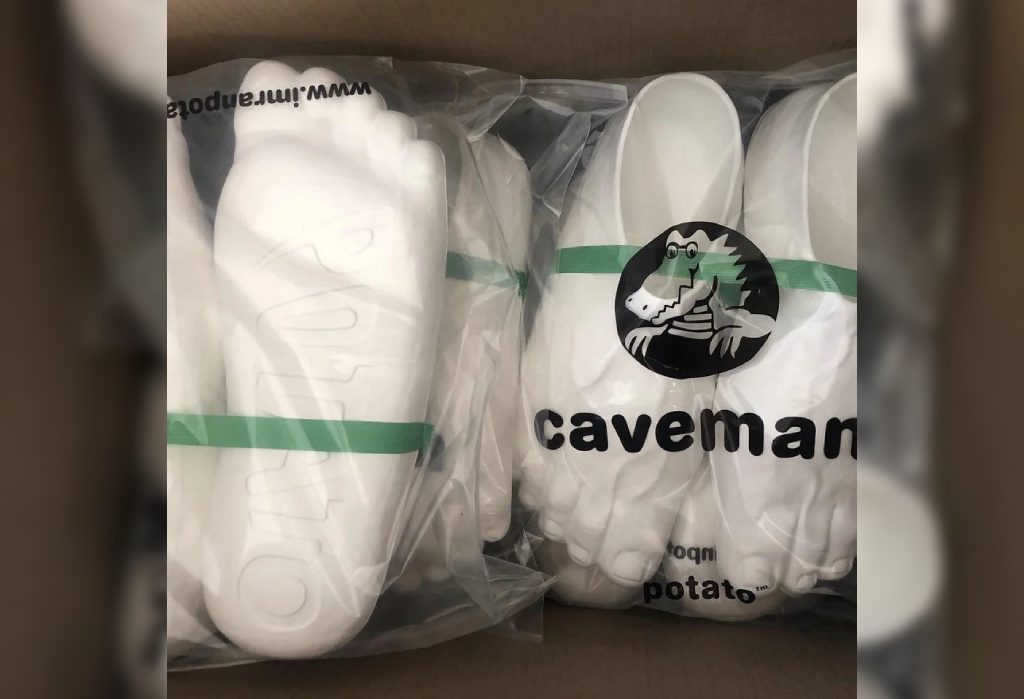 話題「山頂洞人大腳」鞋履真的來了！ IMRAN POTATO x CROCS 聯乘鞋履三色搶先曝光！