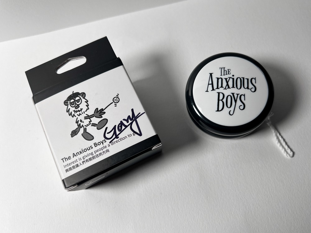 新銳藝術家 GARY 攜手⼩宇宙溜溜球再啟「The Anxious Boys 焦慮俱樂部」快閃店，限量溜溜球讓你解憂！