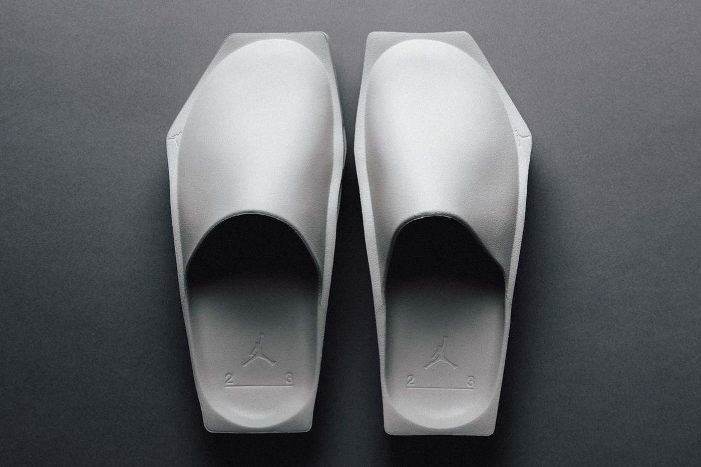 極簡工藝揉合現代風格，Jordan Brand 全新拖鞋「Hex Mule SP」正式來臨