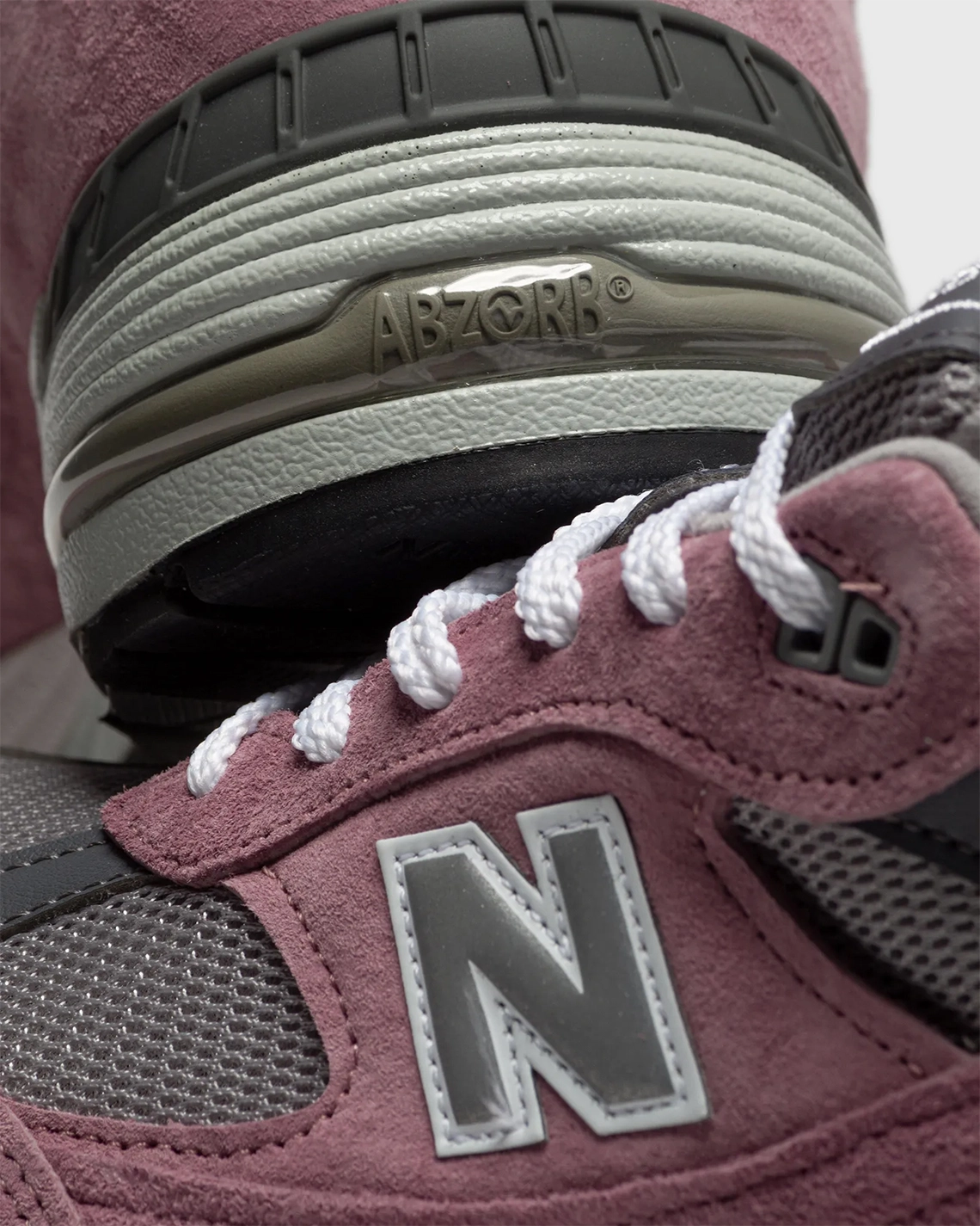 騷粉工裝潮人必備！New Balance 991 全新配色「Pink Suede」正式公開！