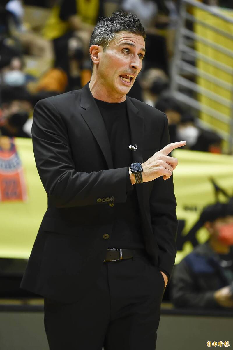 爭議判決議題延燒！P.LEAGUE+ 宣布每週公開裁判考核，執行長陳建州：球迷的聲音聯盟都有聽到！