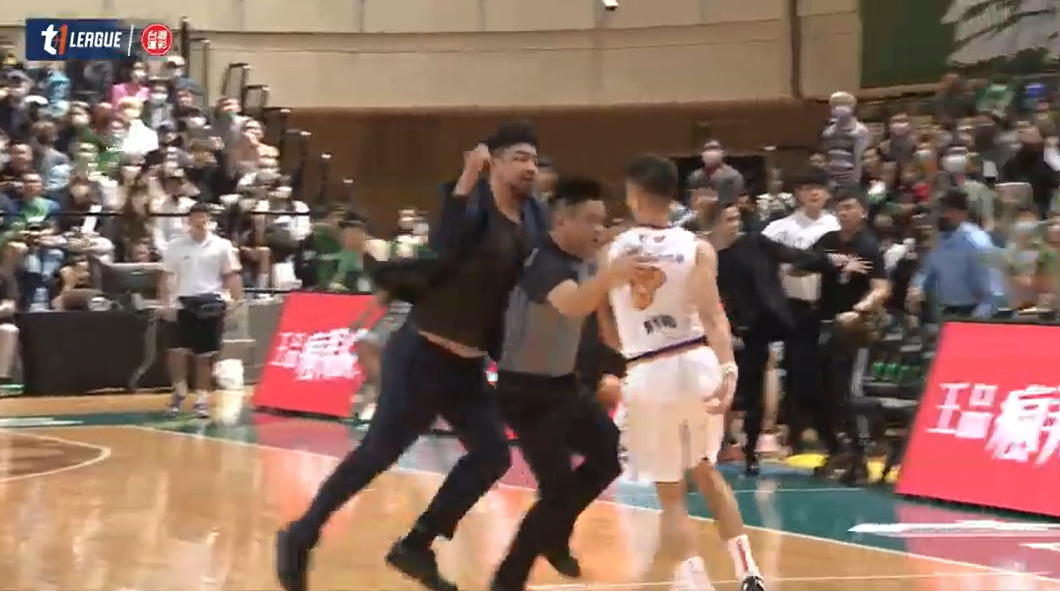 台啤追打助教重罰三十萬！T1 聯盟史上最大衝突懲處出爐，雲豹、英熊多人遭罰款、禁賽！