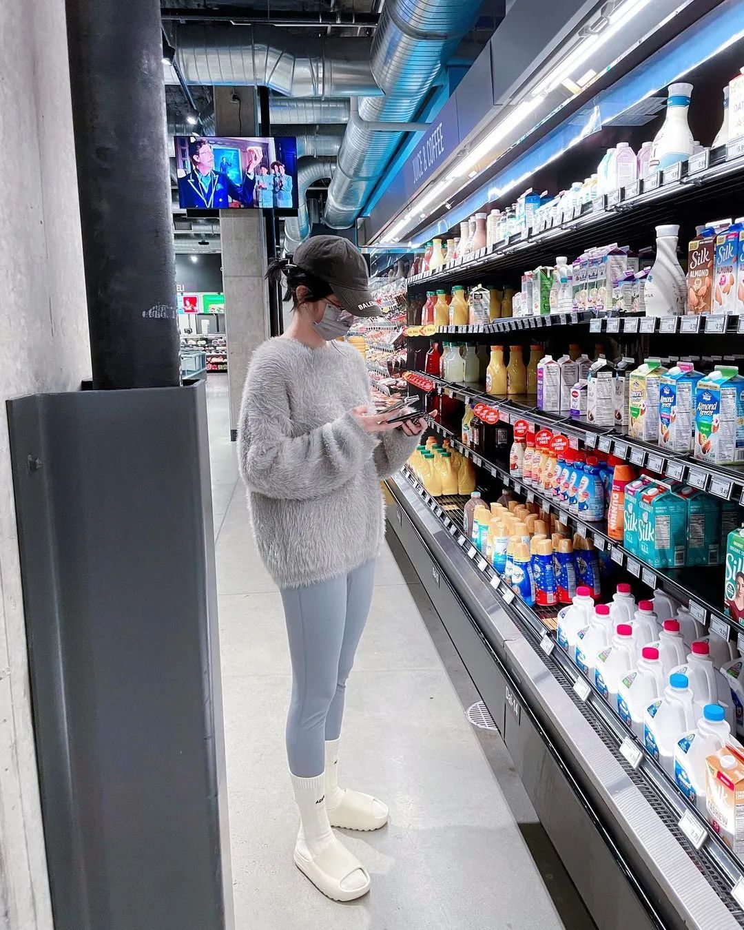 暗黑潮流女神當至無愧！ HongKongDoll 招牌口罩升級 Human Made ，連比基尼都是 Off-White ！