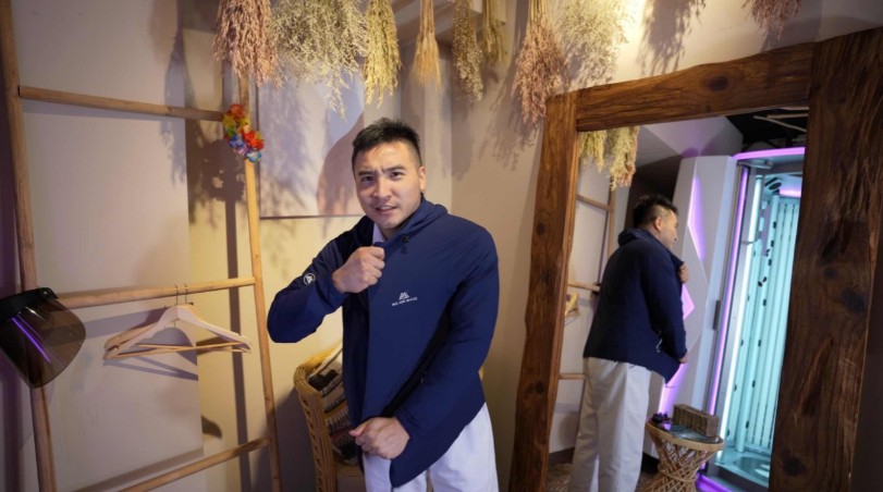 谷阿莫開箱永和負評飯店！業者回「你們爬窗上去可以嗎？」衝突場面曝光