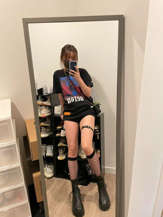 暗黑潮流女神當至無愧！ HongKongDoll 招牌口罩升級 Human Made ，連比基尼都是 Off-White ！