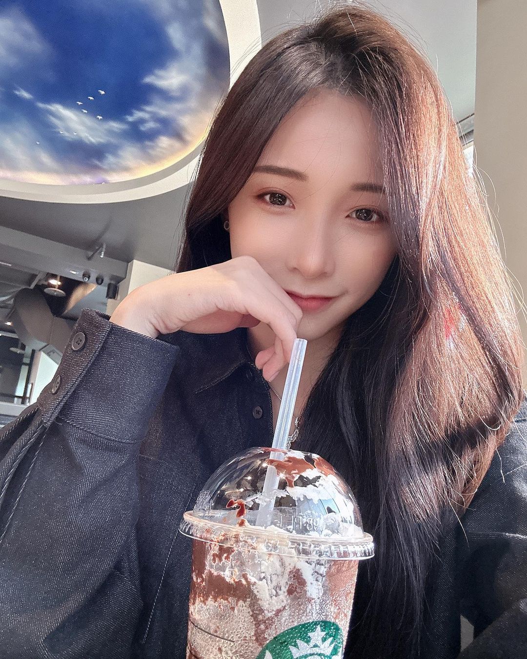 閃亮亮認愛網紅男友放閃互動好有愛！凌晨相揪「體驗第一次」粉絲：好強的行動力