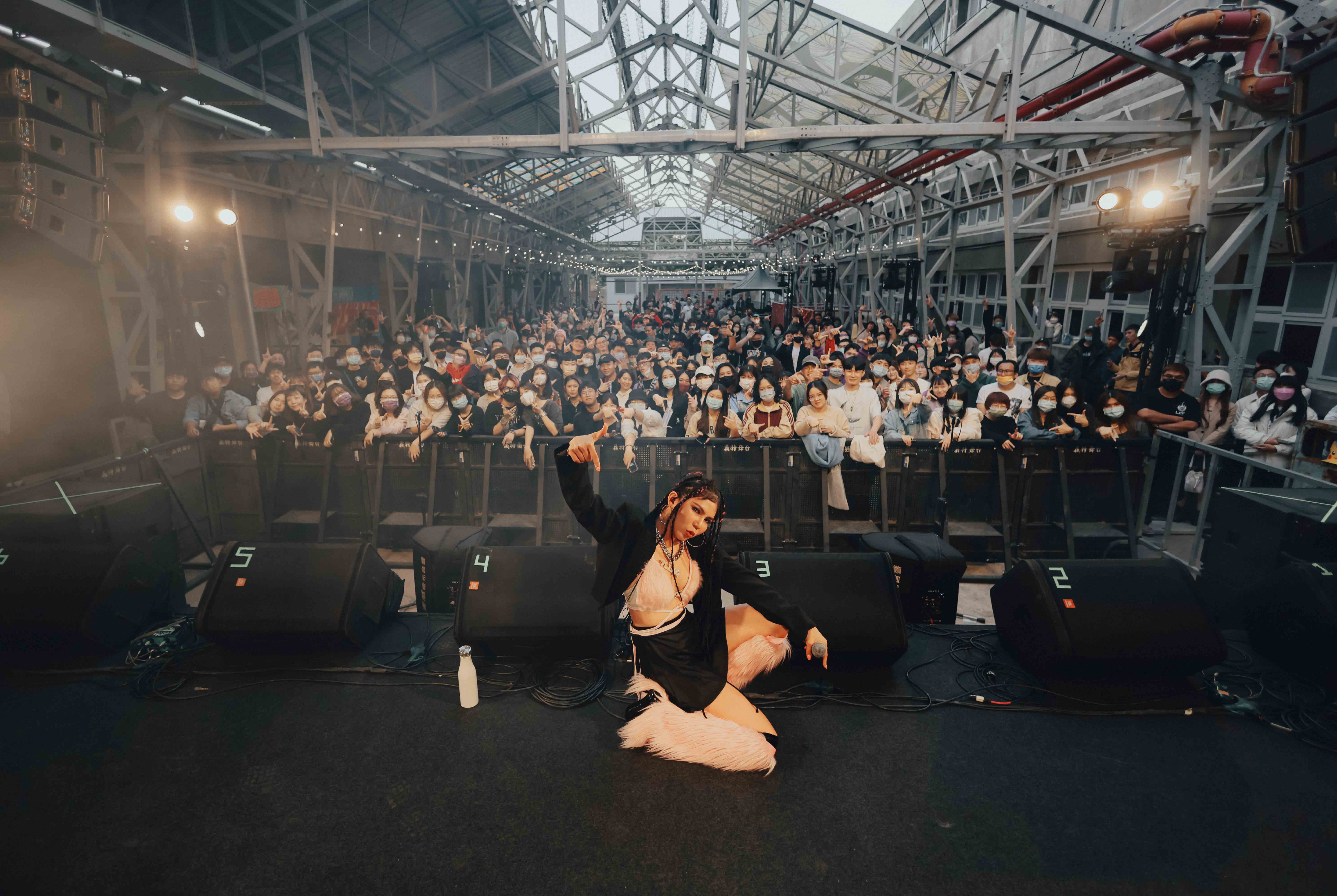 「就算心碎了，還是要好好愛自己」嘻哈雙棲歌手 7LING 最新爵士嘻哈作品〈心碎情人節〉正式亮相