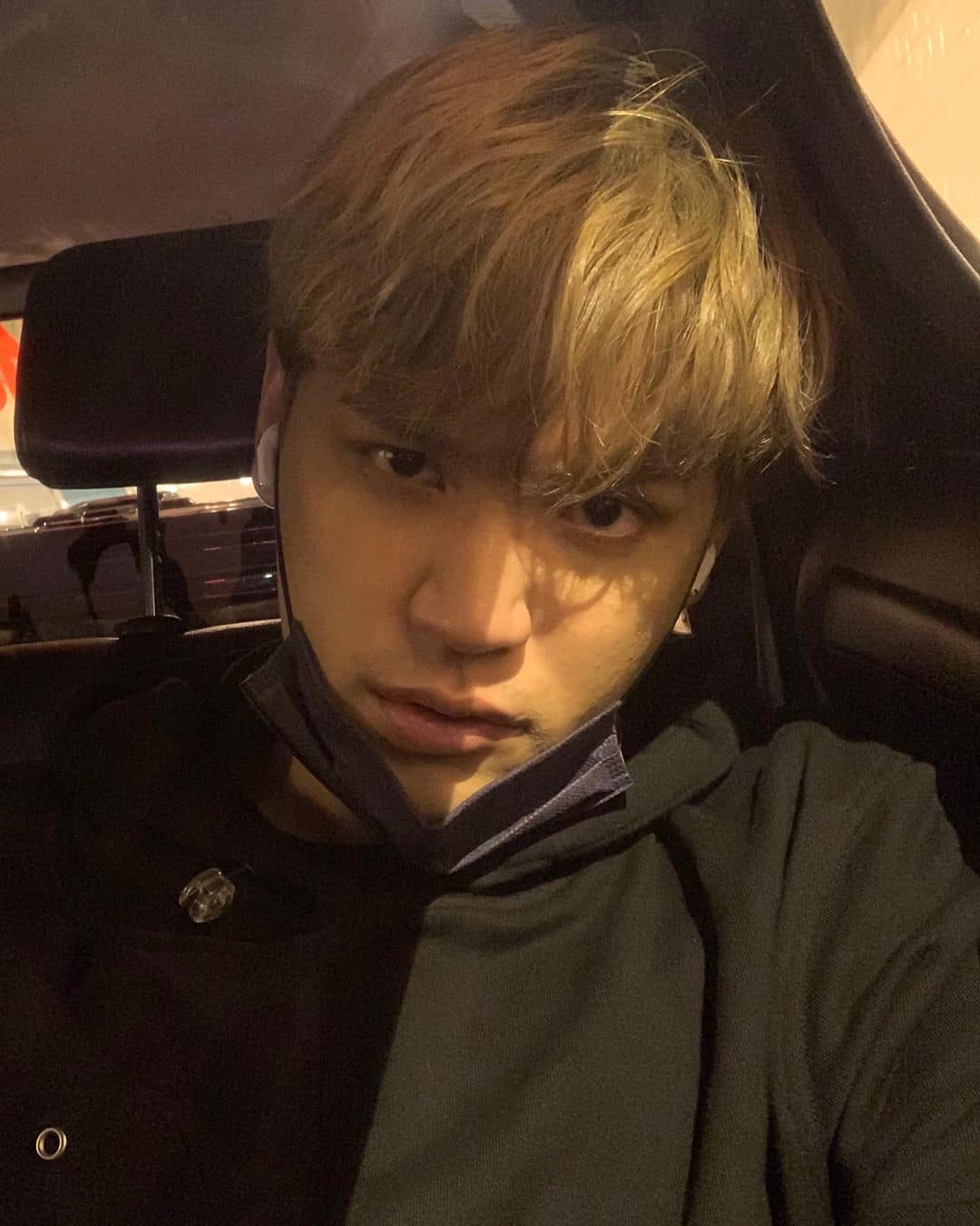 陳零九情斷 10 年女友！ 3 女星疑選邊站　先後發文暗嗆「狐狸精」篠崎泫首度回應