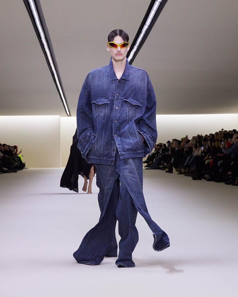 楊丞琳現身現場！ 回顧 Balenciaga 2023 冬季大秀，可愛教主變成暗黑教主！