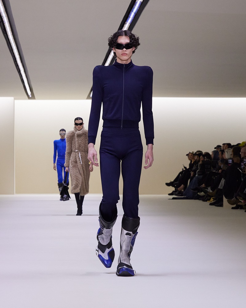 楊丞琳現身現場！ 回顧 Balenciaga 2023 冬季大秀，可愛教主變成暗黑教主！