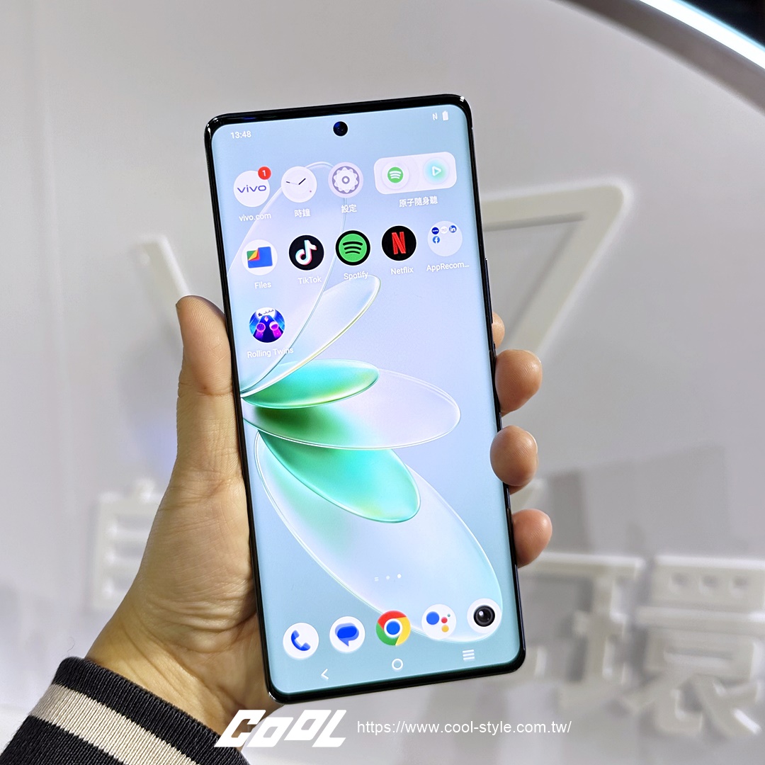 自帶網美補光環燈！vivo V27 5G 神級人像旗艦機登台！獨創柔光人像系統大開顏界