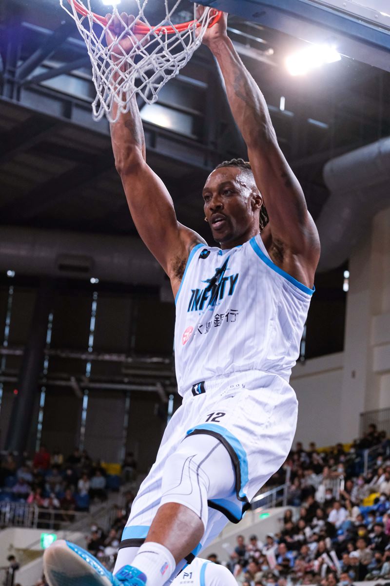 名人穿啥｜T1 聯盟明星賽球星「戰靴」直擊！MVP「魔獸」Dwight Howard 選擇上腳「這雙」經典簽名鞋