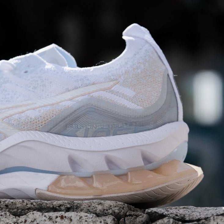 COOL 開箱｜搭載新科技的「東瀛戰神」！ASICS GEL-KINSEI BLAST 為什麼被稱為「跑鞋武士」？