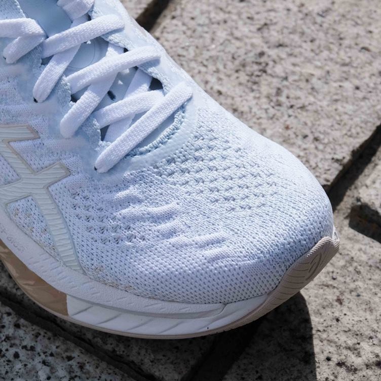 COOL 開箱｜搭載新科技的「東瀛戰神」！ASICS GEL-KINSEI BLAST 為什麼被稱為「跑鞋武士」？