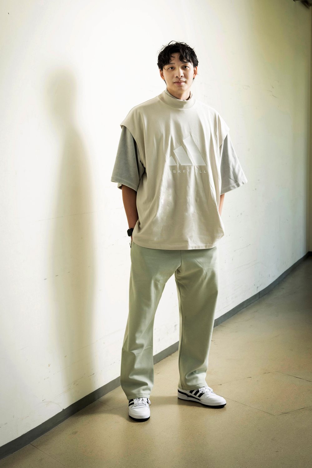 灌籃大賽冠軍劉駿霆、三分球王盧冠軒搶先著用！T1 明星賽球星演繹 adidas Basketball 第二彈休閒系列