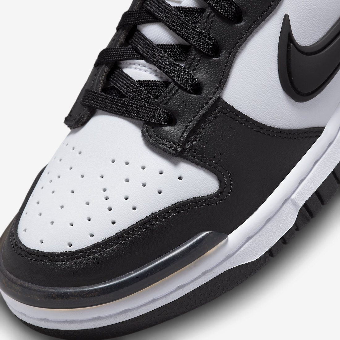 平價版的 AMBUSH 聯名？全新 Nike Dunk Low Twist「熊貓」正式登場