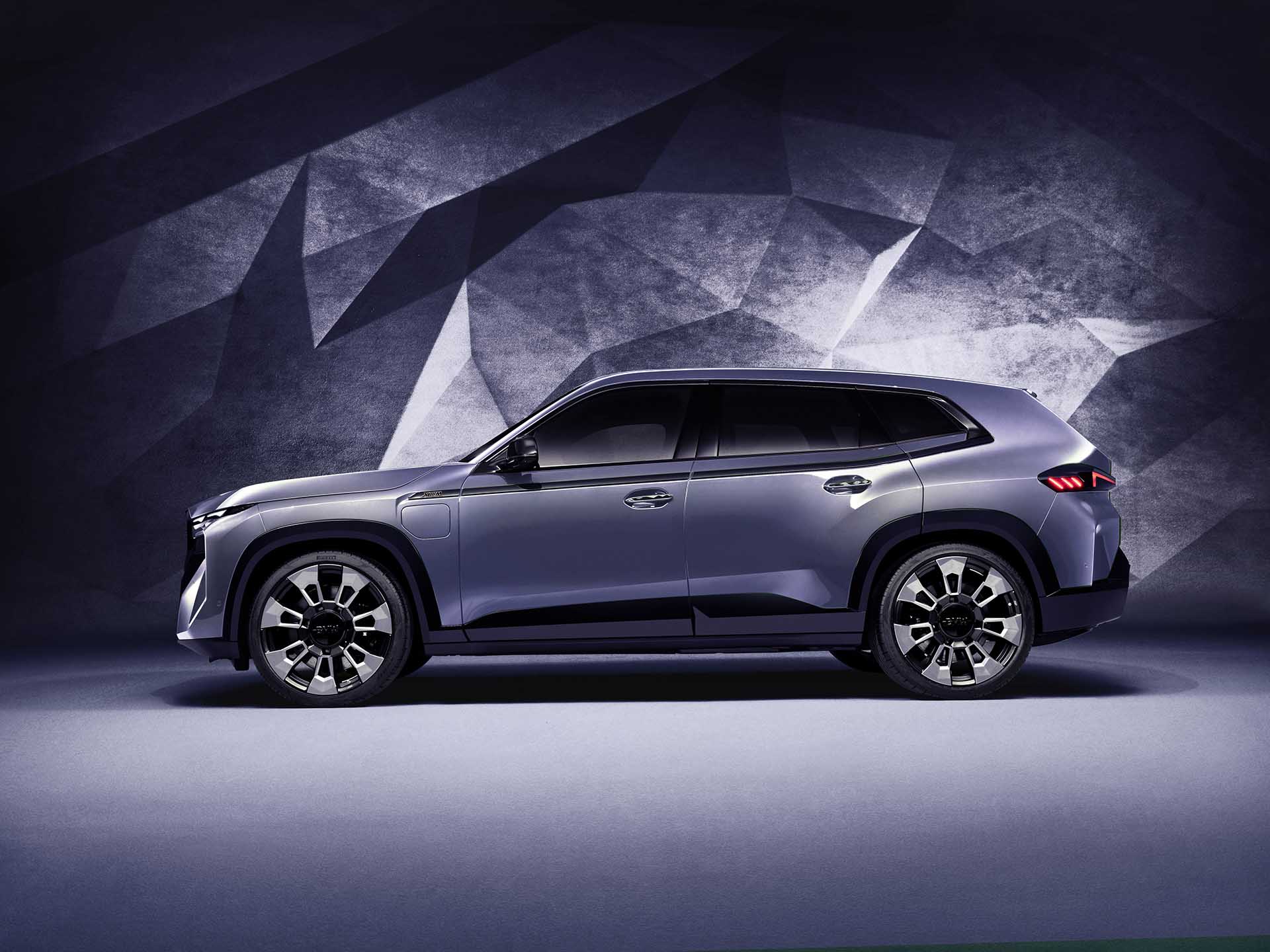 放大你的獨特！BMW Individual 為 XM 推出多款獨家車色