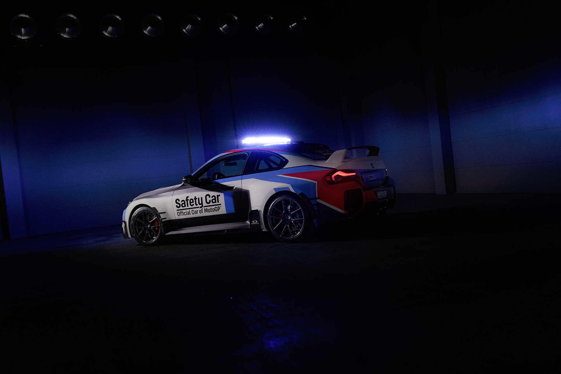 攜手邁入 25 週年，BMW 新世代 M2 成為 MotoGP 安全車！