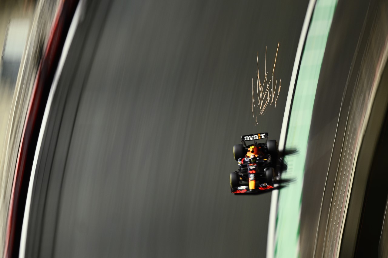 紅牛繼續制霸！Pérez 不僅豪奪分站冠軍，Verstappen 更上演「急速超車秀」拿下阿拉伯大獎賽亞軍