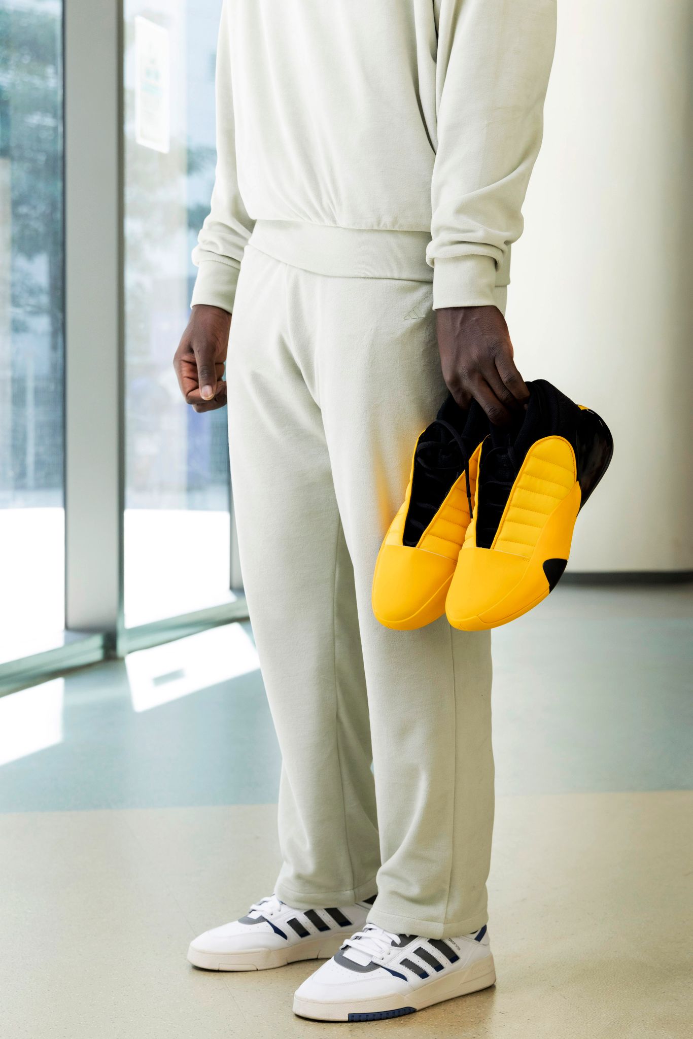 灌籃大賽冠軍劉駿霆、三分球王盧冠軒搶先著用！T1 明星賽球星演繹 adidas Basketball 第二彈休閒系列