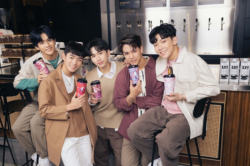 「源氣特調」限定上市！cama café 攜手 OATLY 品牌好友 AcQUA源少年 推出燕麥奶飲品