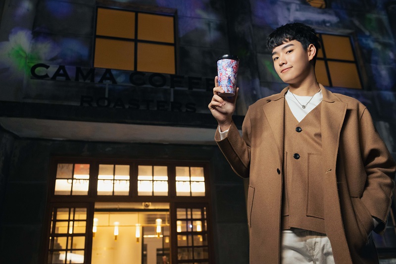 「源氣特調」限定上市！cama café 攜手 OATLY 品牌好友 AcQUA源少年 推出燕麥奶飲品