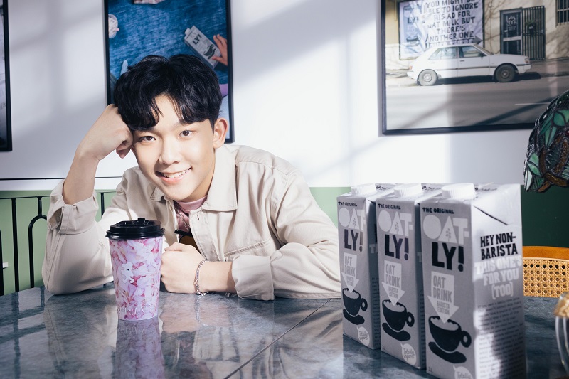 「源氣特調」限定上市！cama café 攜手 OATLY 品牌好友 AcQUA源少年 推出燕麥奶飲品