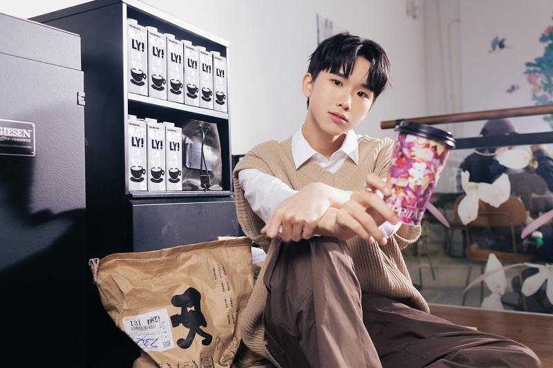 「源氣特調」限定上市！cama café 攜手 OATLY 品牌好友 AcQUA源少年 推出燕麥奶飲品