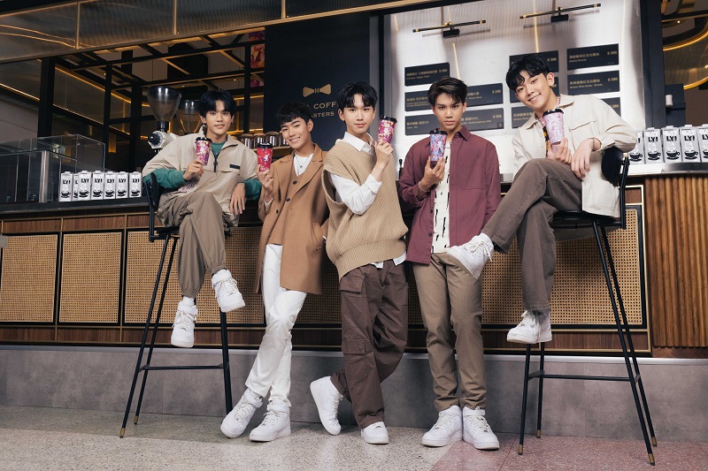 「源氣特調」限定上市！cama café 攜手 OATLY 品牌好友 AcQUA源少年 推出燕麥奶飲品