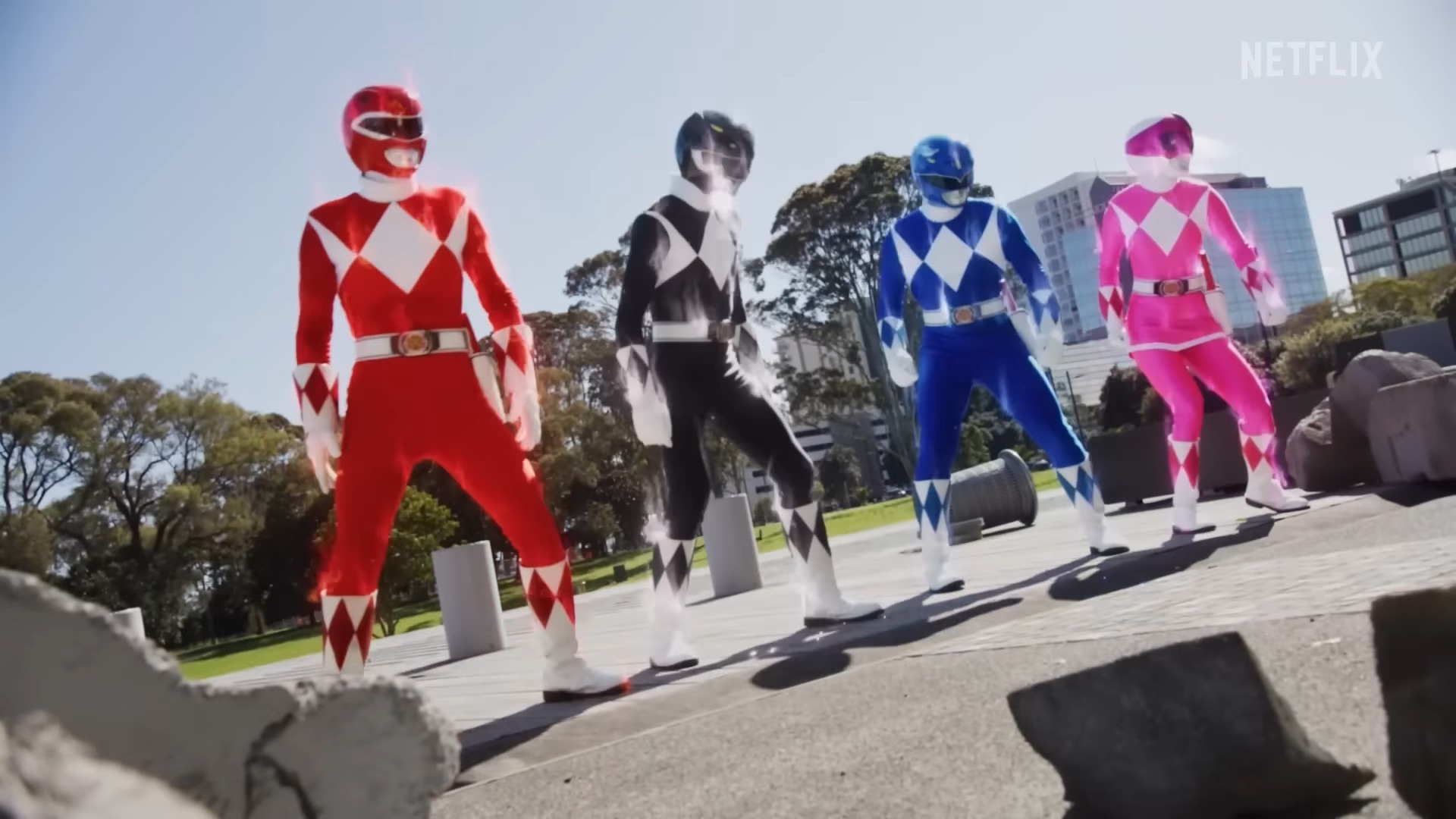 最原汁原味的 Go Go Power Rangers！Netflix《金剛戰士：昔日與永遠》集結初代、二代演員回歸出演！