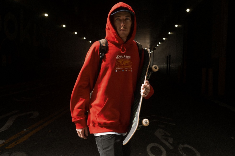 台灣販售預告｜ Dickies 攜手荷蘭人氣板牌 POP TRADING COMPANY 及 Jake Hayes 打造聯名系列