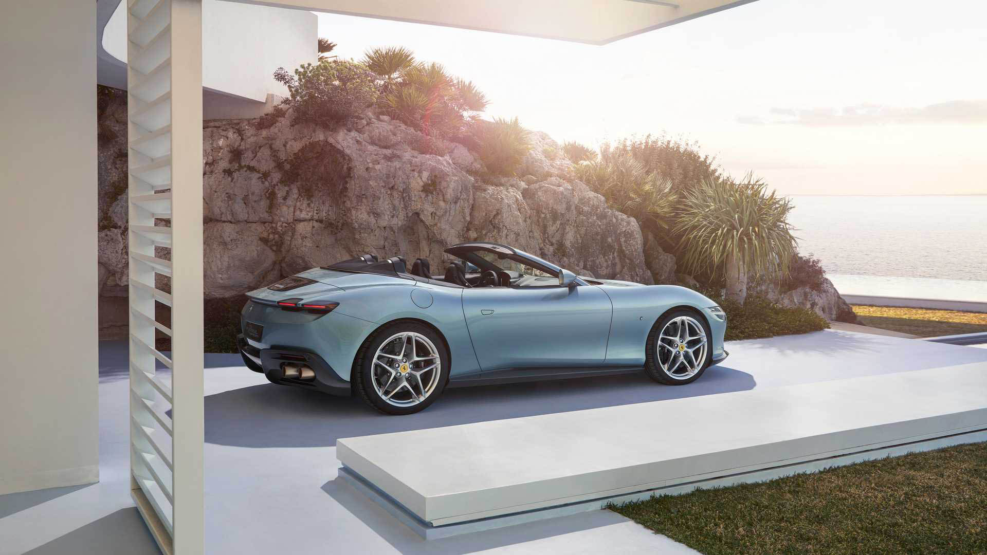 Ferrari Roma Spider-2