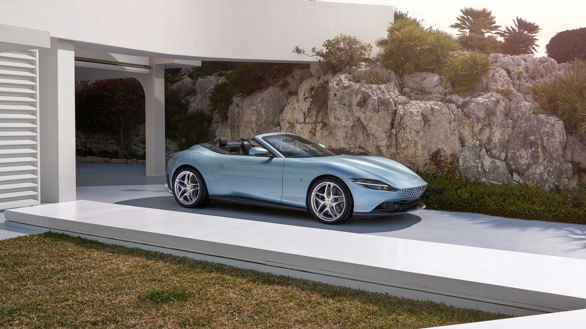 Ferrari Roma Spider-2