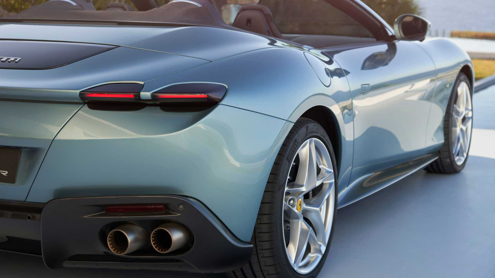 Ferrari Roma Spider-1