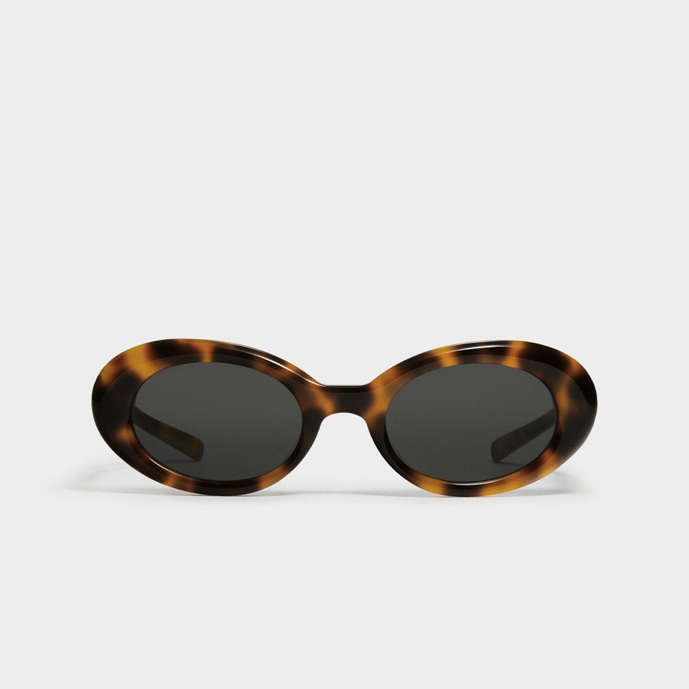 台灣販售資訊｜海外秒殺！ Maison Margiela x Gentle Monster 聯乘限量登台，眼鏡袋就是雲朵手拿包！