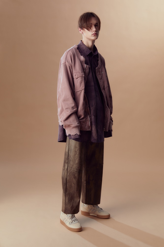 台灣販售預告｜毛衣結合球鞋太狂！復古感爆棚 KIKS x adidas Originals Rivalry Low 正式登場